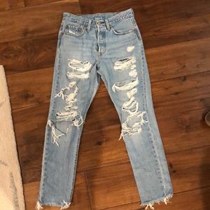 LEVIS 501 SKINNY SUPER RIPPED JEANS SIZE 26
